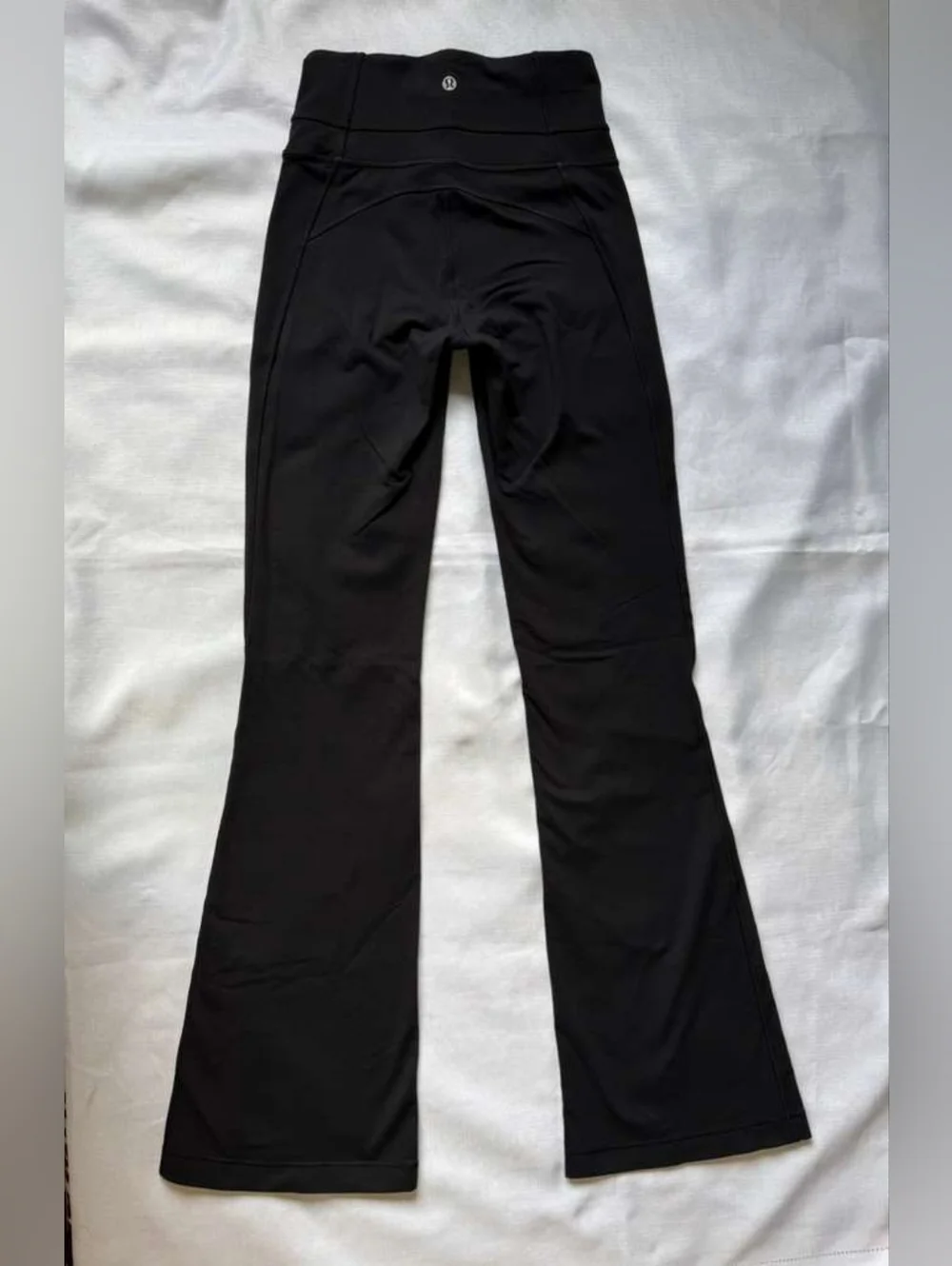 Lululemon Black Groove Super-High-Rise Flared Pant - The Iconic Nulu Classic. - Picture 3 of 9